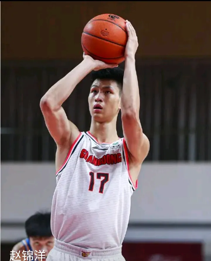 Saba Sports-广东宏远发布备战花絮，冲刺阶段远射贴柱，全明星赛任务艰巨，年轻球员得到机会的简单介绍